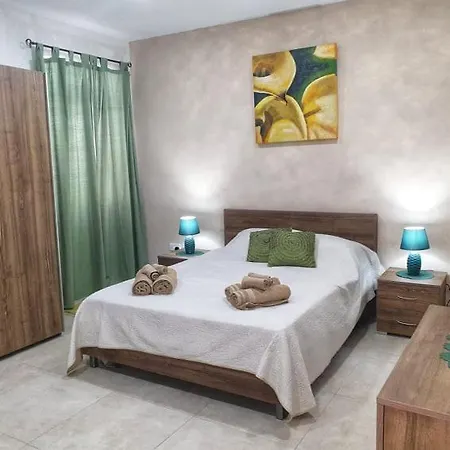 Modern Apartment In Central Bugibba Bahía de San Pablo Exterior foto